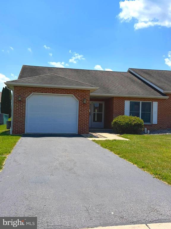 Building Photo - 62 Chadwick Dr