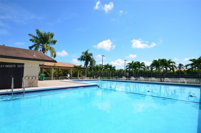 Building Photo - 10400 SW 67th St