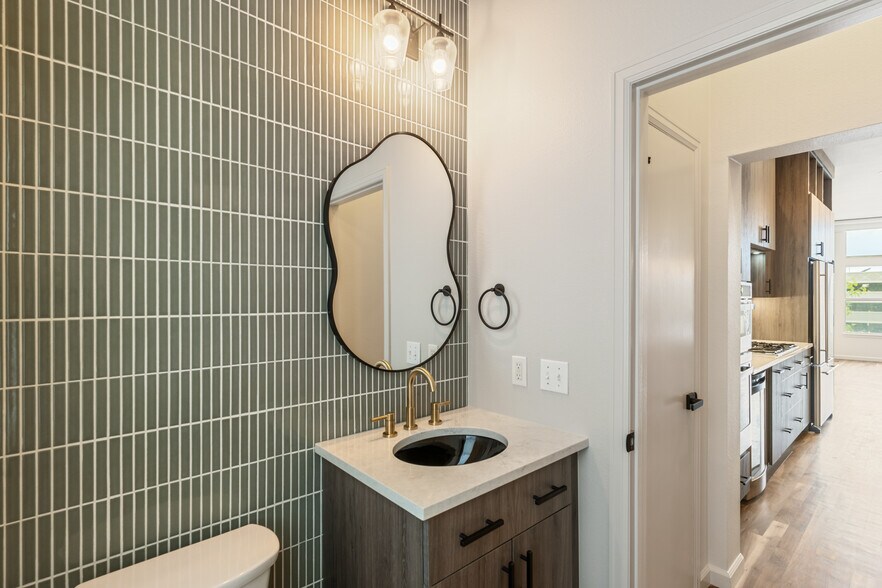 powder room off of kitchen - 2680 Blake St