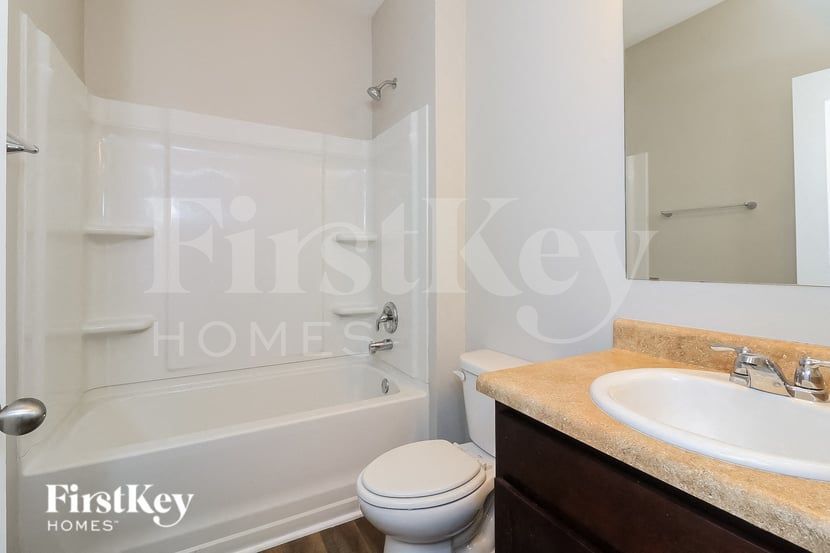 Building Photo - 106 Woodbridge Trl