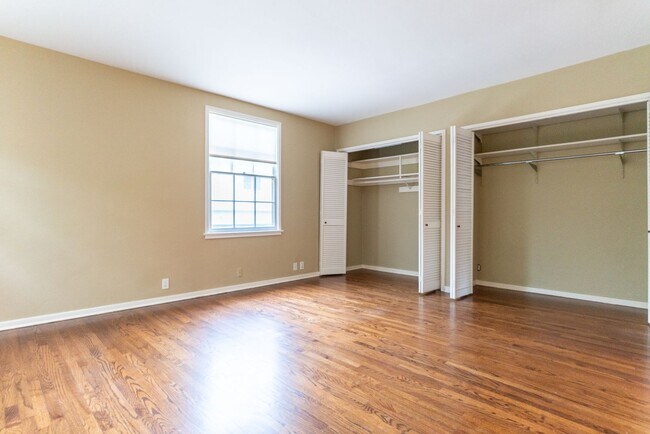 Building Photo - Beachwood Canyon 2b2b Home - Intentional F...