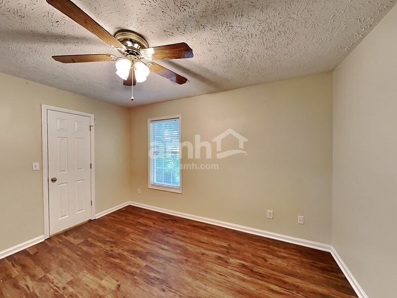 Building Photo - 2380 Sailor Ln