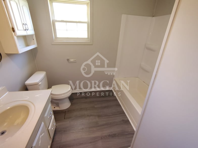 Building Photo - 2203 W 28th St