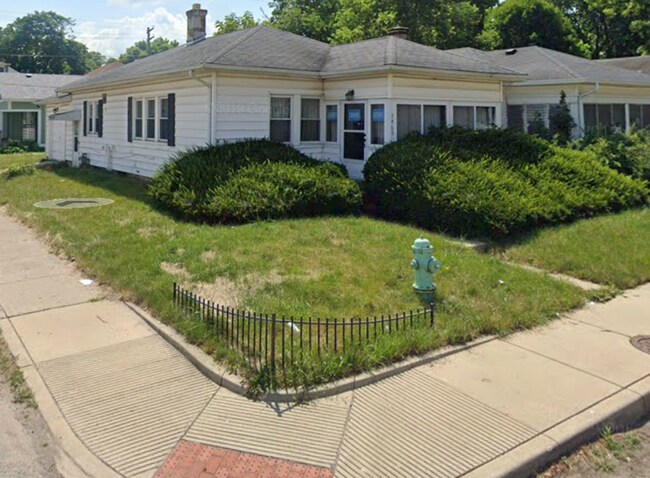 Building Photo - 3469 Graceland Ave