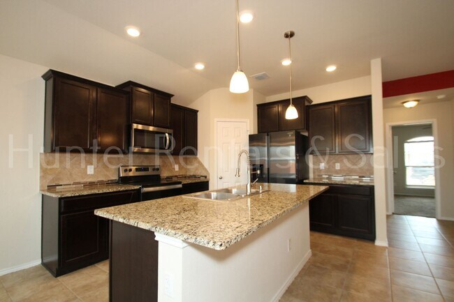 Building Photo - Classic Charm Meets Modern Comfort