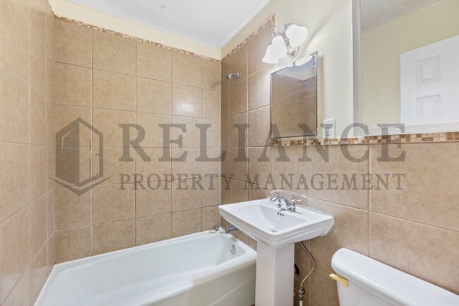 Building Photo - 4114 Vesta Dr