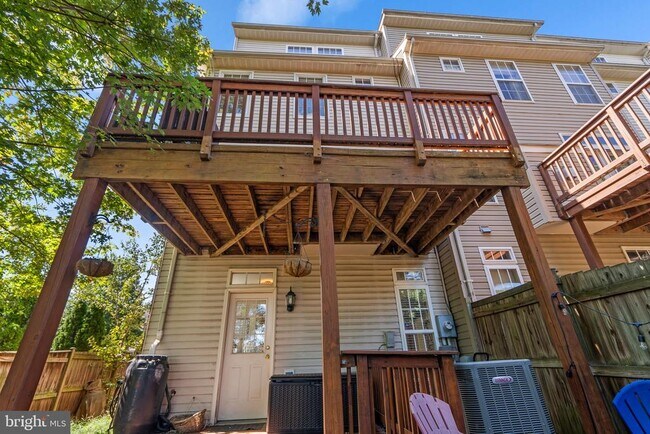 Building Photo - 2940 Huntington Grove Square