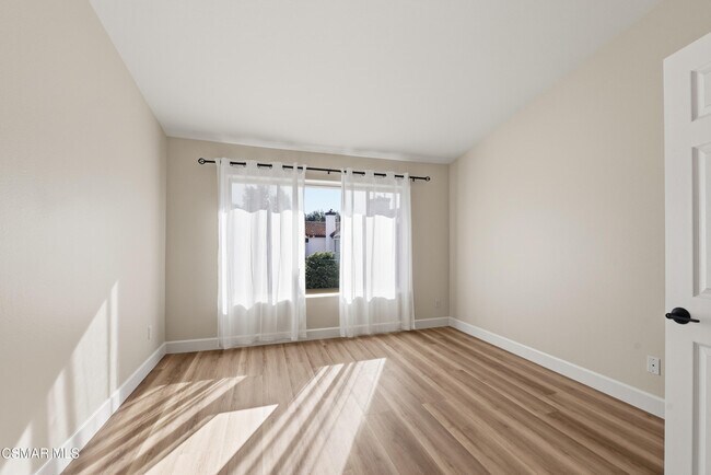 Building Photo - 4822 Parma Dr