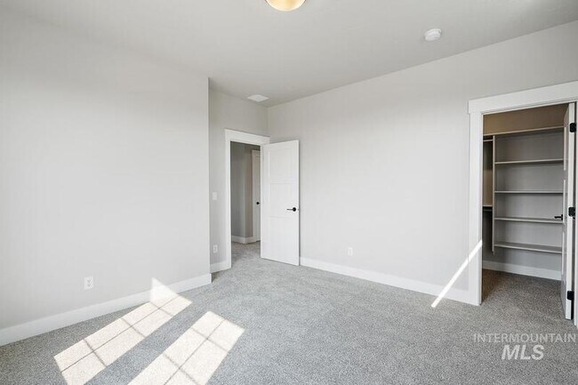Building Photo - 362 S Hamlin Ln