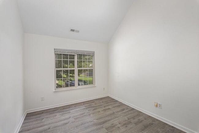 Building Photo - 400 Erin Taylor Ln