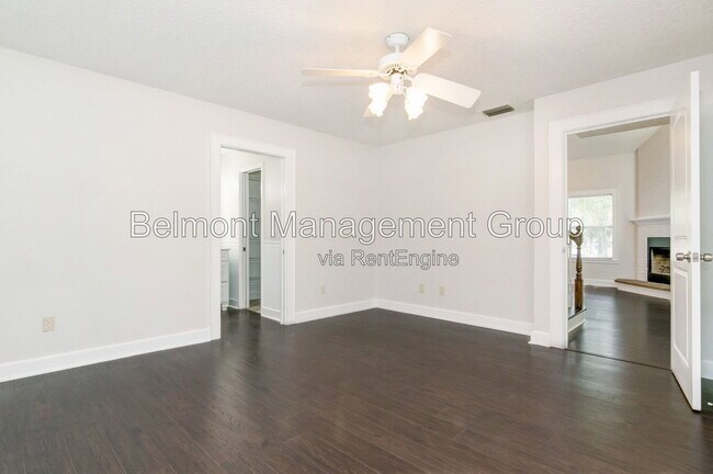 Building Photo - 933 Lake Elsie Dr