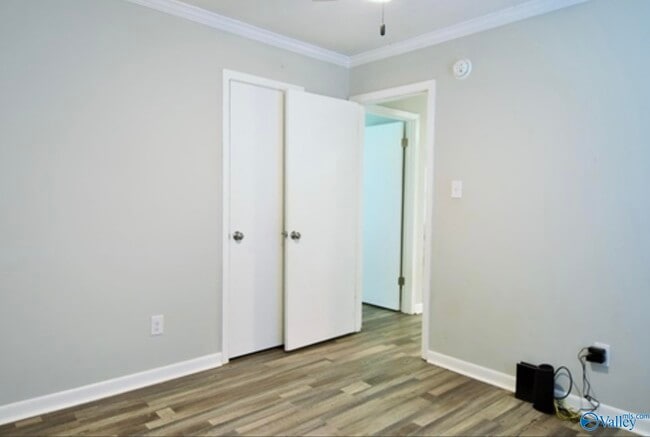 Building Photo - 2020 Ridge Crest Dr