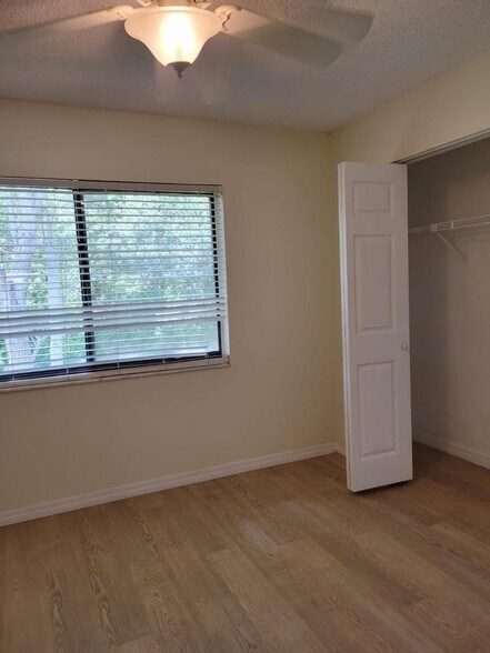 Building Photo - 2052 Kings Hwy