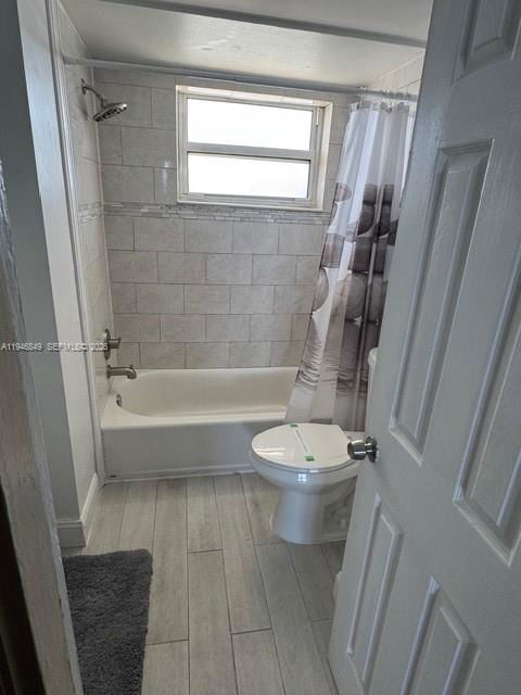 Building Photo - 1075 NE Miami Gardens Dr