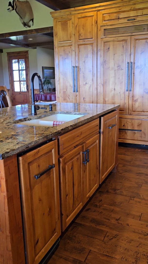 Building Photo - Country Living-Sisters Oregon