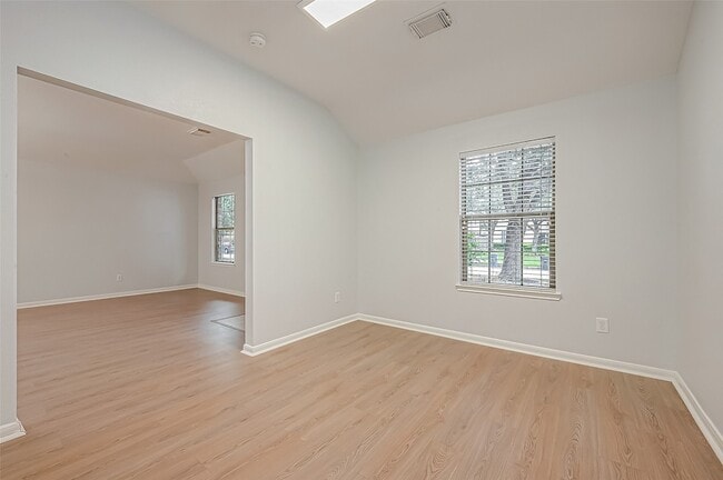 Building Photo - 1922 Bevington Oaks Cir