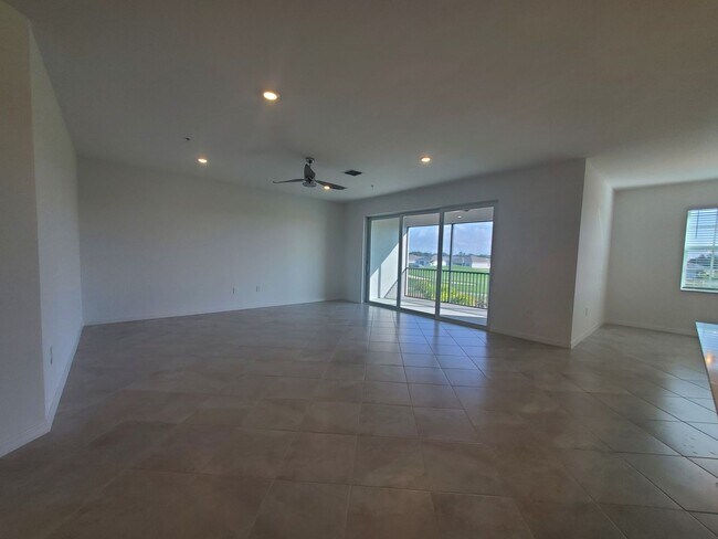 Building Photo - 20660 HAZELNUT Ct