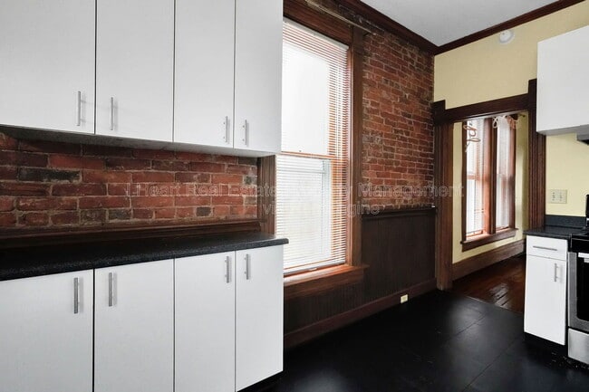 Building Photo - 69 E 1st Ave