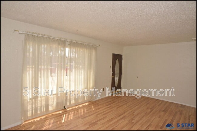 Building Photo - 6106 Tejas Dr