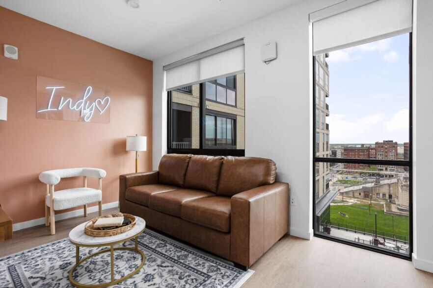 Building Photo - 330 E Vermont St