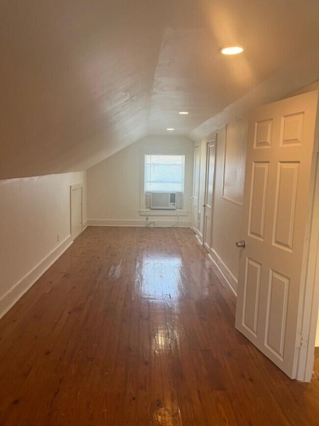 Building Photo - 3589 Carnes Ave