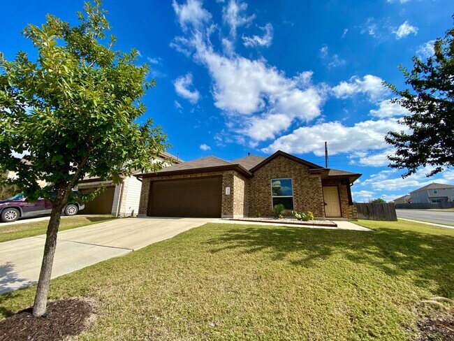 Building Photo - 466 Eagle Brook Ln