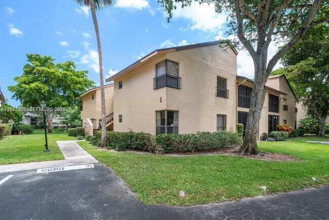 Building Photo - 3709 Cocoplum Cir