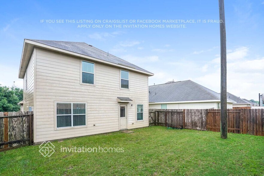 Building Photo - 18746 Dennington Dr