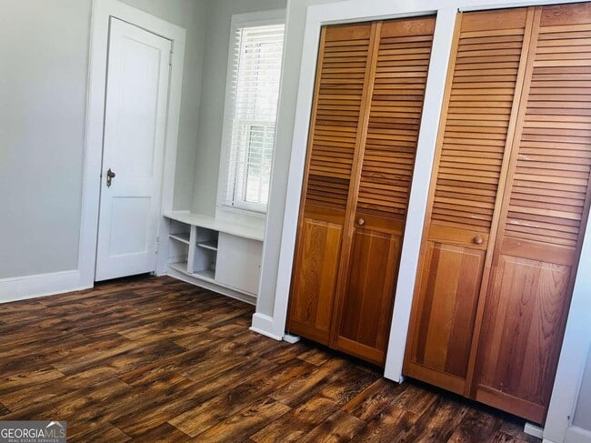 Building Photo - 507 Sylvan Dr