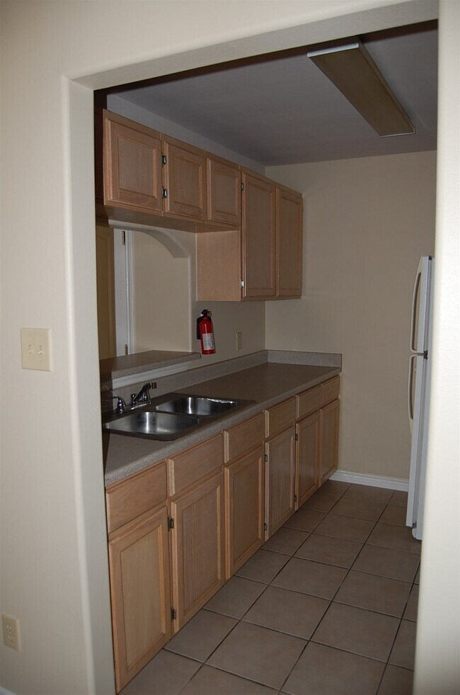 Building Photo - 505 Shiloh Dr