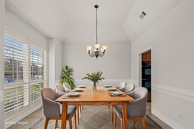 Building Photo - 365 Green Park Dr