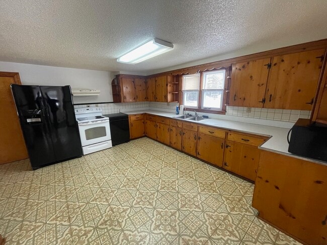 Building Photo - 2841 Bloomer Springs Rd