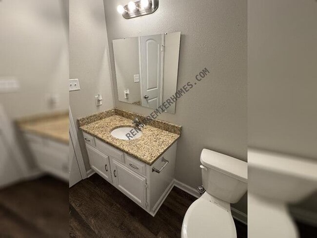 Building Photo - 2111 Pattywood Dr