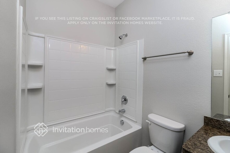 Building Photo - 652 Creekview Dr