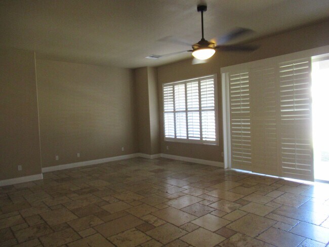 Building Photo - 4 Bedroom Home in Gilbert
