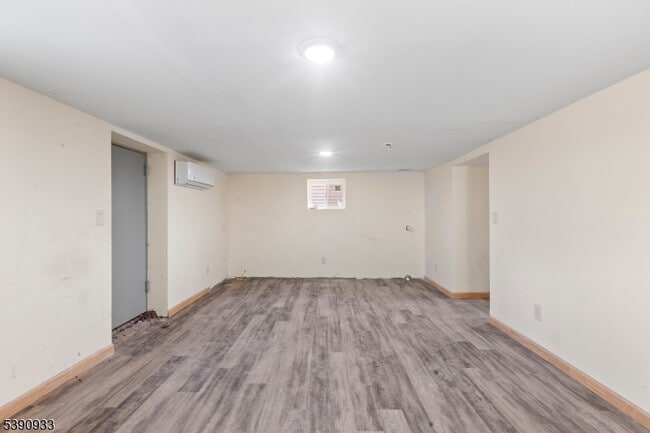 Building Photo - 108 Paine Ave