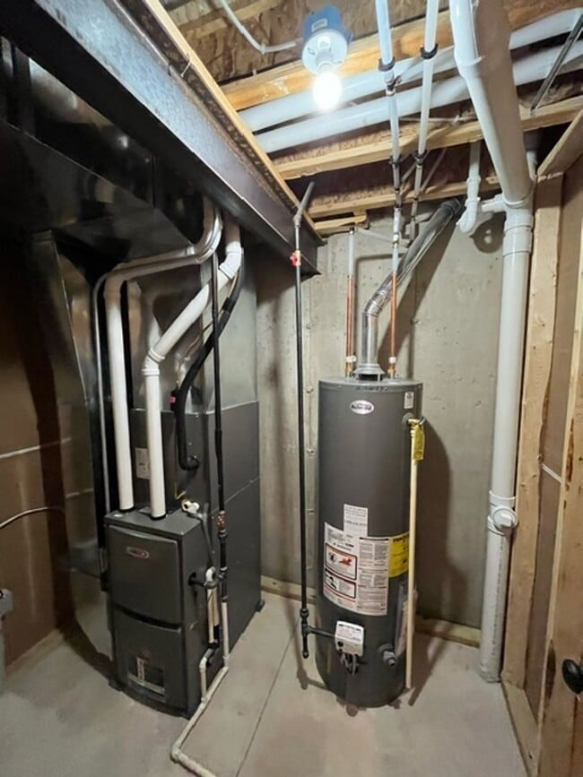 Building Photo - 516