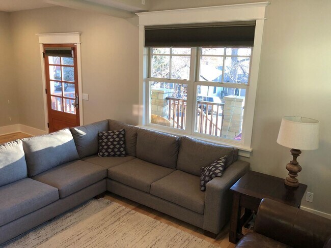 Building Photo - Charming Craftsman Gem Near McKinley Park