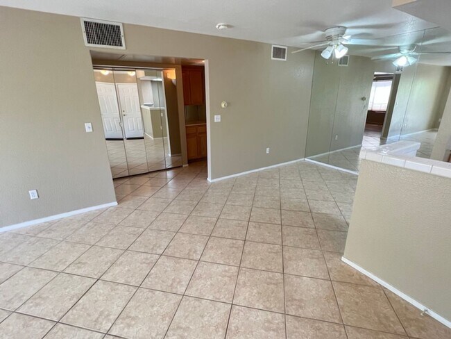 Building Photo - 1901 Rio Canyon Ct