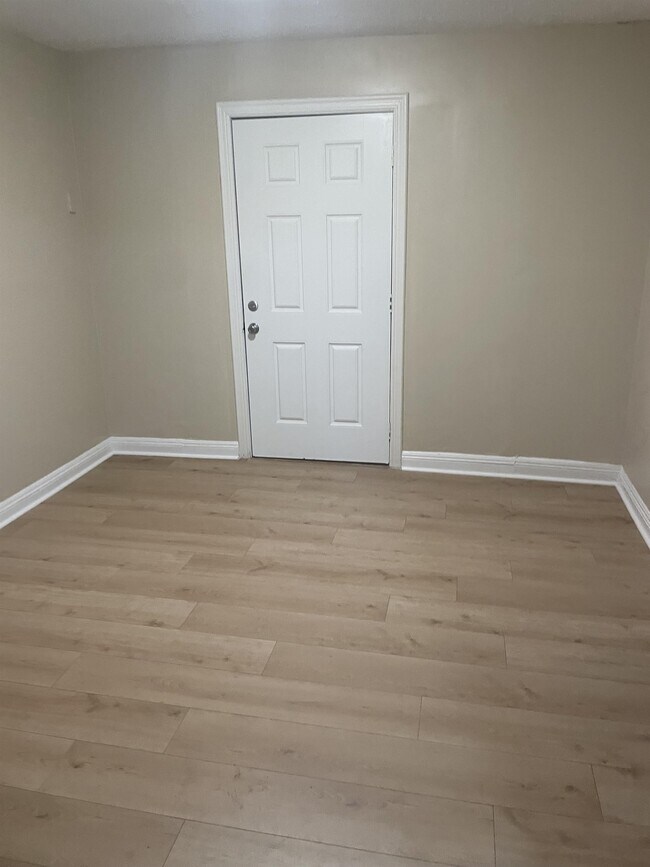 Building Photo - 504 Pearl St