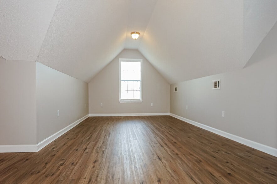 Building Photo - 6856 Cades Brook Dr
