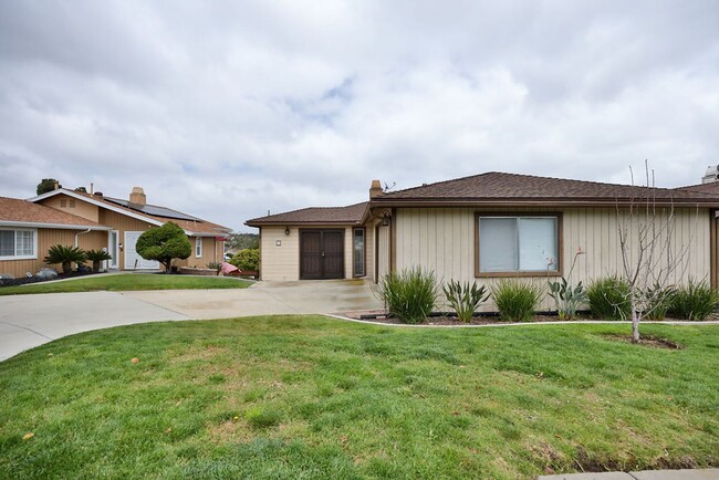 Building Photo - Spacious 3 Bedroom Home in La Mesa Woods