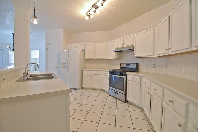 Building Photo - 1401 Haley Gray Dr