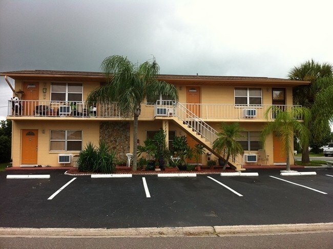 Primary Photo - Palm Pointe