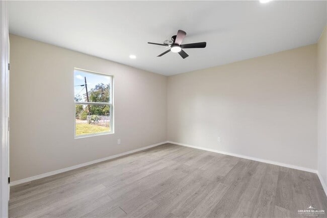 Building Photo - 17 Standard Ave