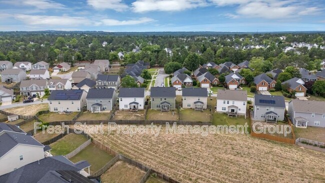 Building Photo - 300 Barony Pl Dr