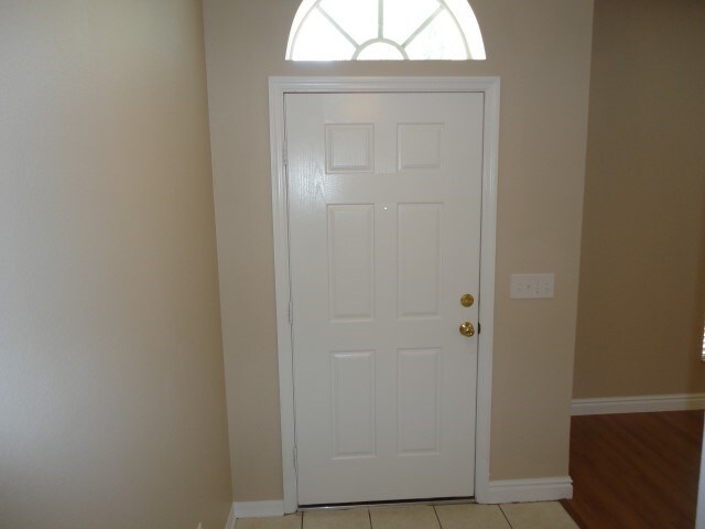 Building Photo - 10527 Beneva Dr