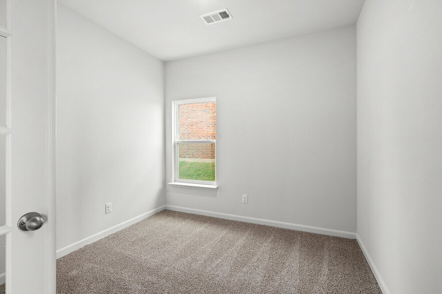 Building Photo - 212 Julian Davis Dr