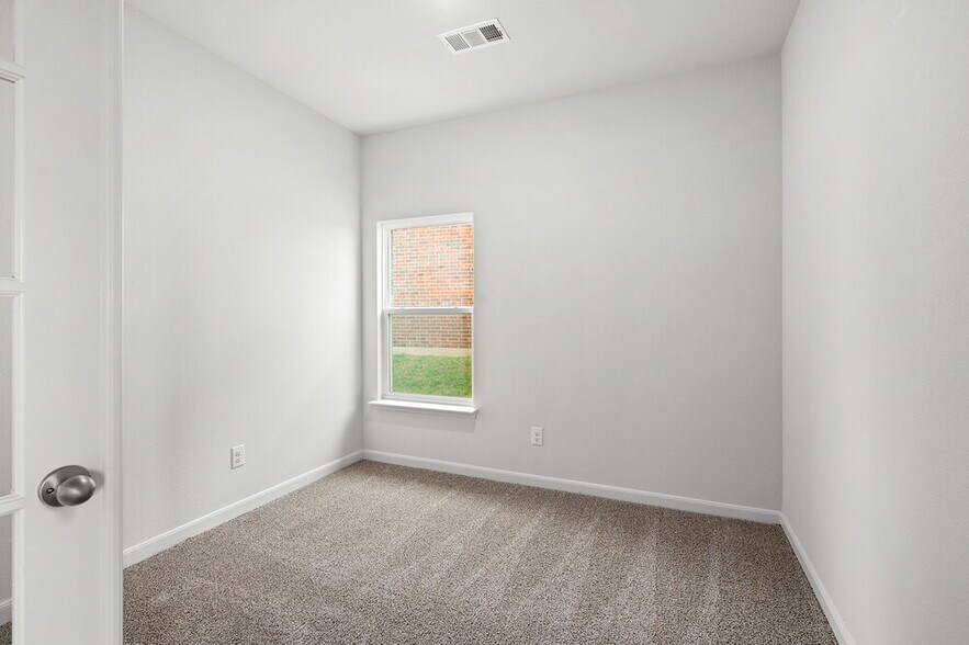 Building Photo - 306 Patton Ln