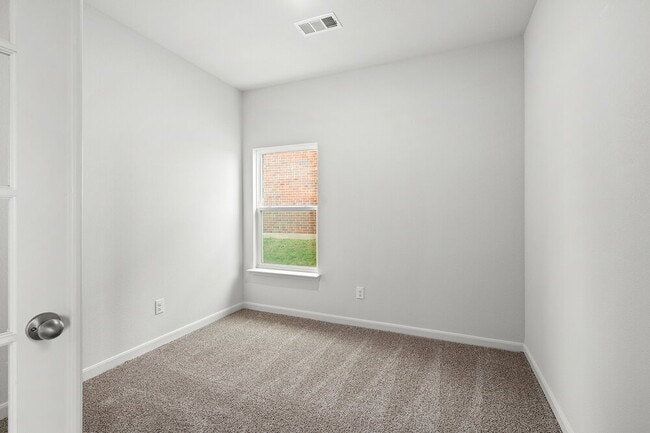 Building Photo - 304 Patton Ln